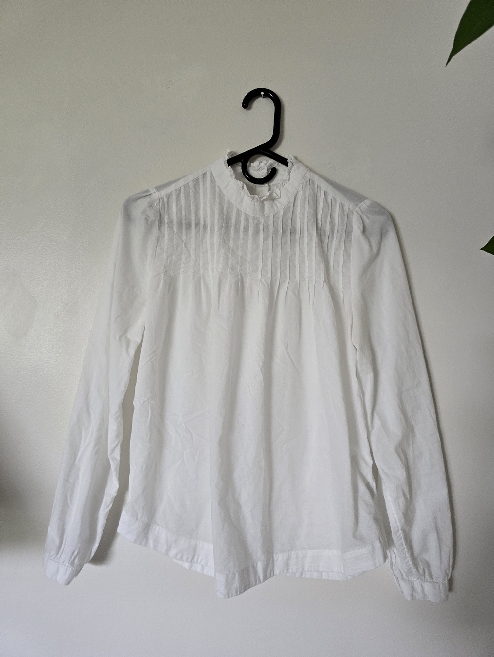 Gap Size Small Womens 100% White Cotton Blouse Top